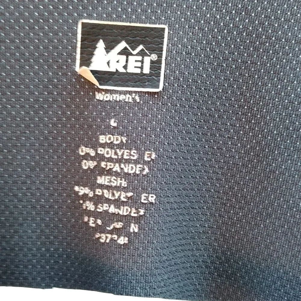 REI top  - Picture 3 of 3